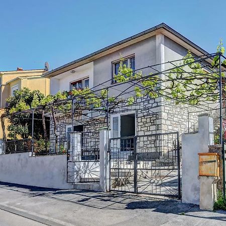 Apartman D Pula Luaran gambar