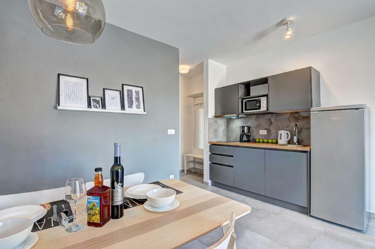 Apartman D Pula Luaran gambar